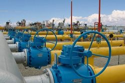 Giá gas tăng nhẹ trở lại, dầu thô tiếp đà giảm trong phiên giao dịch sáng 17/2