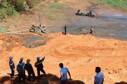 Yêu cầu điều tra nguyên nhân vỡ hồ nước thải khiến 1 công nhân thiệt mạng