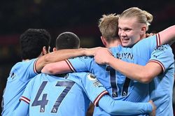 Bảng xếp hạng Ngoại hạng Anh mới nhất: Man City lần đầu lên đỉnh
