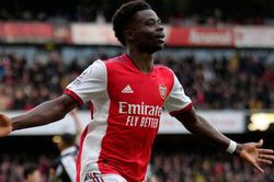 VIDEO bàn thắng Aston Villa 2-4 Arsenal: Ngược dòng kịch tính, Pháo thủ tạm chiếm ngôi đầu bảng