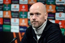 HLV Ten Hag lên tiếng về cơ hội vô địch Premier League của MU