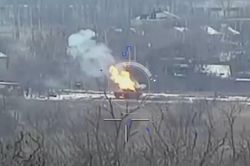 Video lực lượng đặc nhiệm Nga biến xe tăng Ukraine thành 'ngọn đuốc cháy'