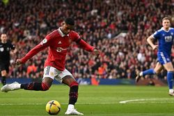 Rashford tỏa sáng rực rỡ trước Leicester City, MU thu hẹp khoảng cách với top 2