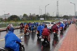 Chặn đầu thì... chạy khúc giữa