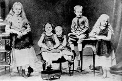 Marie Skłodowska - Nhà khoa học nữ đáng kính phục