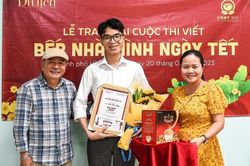 Trao giải thưởng cuộc thi viết 'Bếp nhà mình ngày Tết'