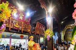 Đắm mình trong không gian văn hóa đặc sắc của Giá đồng đầu xuân