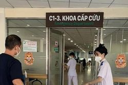 NSND Trọng Trinh phải nhập viện cấp cứu do tụt huyết áp
