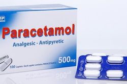 Tùy tiện uống 15 viên thuốc Paracetamol để giảm đau, thiếu niên bị ngộ độc nặng