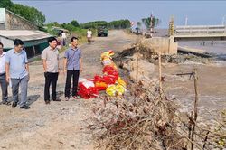 Sạt lở đê Biển Đông đoạn giáp ranh Bạc Liêu - Sóc Trăng, nguy cơ vỡ đê