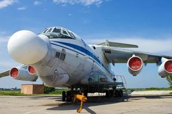 Phi cơ Beriev A-60 Liên Xô diệt khinh khí cầu do thám bằng vũ khí laser