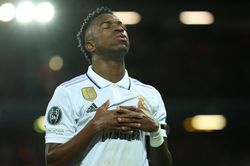 Sao Real ăn mừng như Ronaldo sau khi xé lưới Liverpool