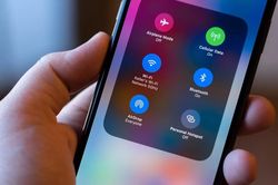 Chuyến bay tại Mỹ bị hoãn 4 giờ vì khách dọa đánh bom qua iPhone