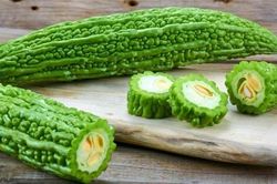 Chỉ cần thêm vài giọt này mướp đắng không còn vị đắng lại giòn ngon gấp bội