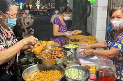 Về Cần Thơ, xếp hàng mua bánh mì âm phủ