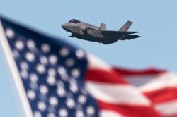 Mỹ dùng tiêm kích F-35 làm 'mồi nhử' để Ấn Độ tránh xa Su-57?