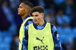Nhà vô địch thế giới bị quên lãng ở Man City