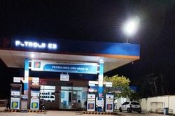 Nghi vợ ngoại tình, người chồng rút dao gây án mạng