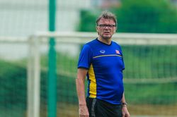 Tuyển Việt Nam: HLV Troussier và băn khoăn kỳ FIFA Days đầu tiên