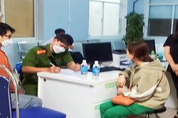Bé trai 2 tuổi chết bất thường trong trường mầm non ở Nha Trang