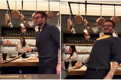 David Beckham trổ tài nấu ăn khiến vợ phì cười