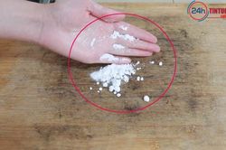 Thớt gỗ bị mốc rửa xà phòng chỉ có hỏng: Làm theo cách đơn giản này chỉ 5 phút thớt sạch bong như mới