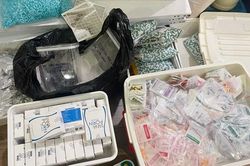 Hà Nội: Phát hiện gần 3 tấn nguyên liệu thuốc và thực phẩm chức năng không rõ nguồn gốc