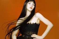 Jisoo - nghệ sĩ Hàn Quốc đầu tiên lên bìa tạp chí Vogue