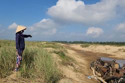 Hàng trăm hộ dân lo mất mùa khi không có nước tưới cho cây trồng