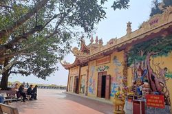 Đền Bà Đế, nơi thờ tự trang nghiêm, không hoạt động mê tín dị đoan