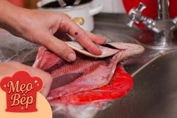 Mẹo chiên cá giòn thơm không bắn dầu, không vỡ nát