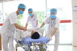 Cạn kiệt vật tư, hóa chất: Sắp tới, Bệnh viện Việt Đức chỉ ưu tiên mổ cấp cứu