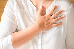 7 dấu hiệu ung thư vú giai đoạn đầu