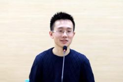 Bị bạn bè xa lánh, thần đồng 22 tuổi trở thành nhà khoa học nổi tiếng