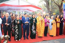 Khai hội truyền thống kỷ niệm 1983 năm khởi nghĩa Hai Bà Trưng