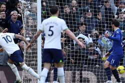 VIDEO bàn thắng Tottenham 2-0 Chelsea: Derby London máu lửa, Chelsea tiếp tục lún sâu trong khủng hoảng