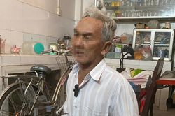 Tranh chấp tài sản, người đàn ông bị con gái tạt chất bẩn vào nhà