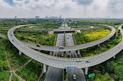Giá đất Long Biên vẫn neo cao, có nơi giữ mức 300 triệu đồng/m2