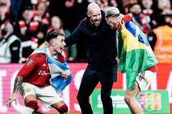 Điệu nhảy ăn mừng vô địch của Ten Hag