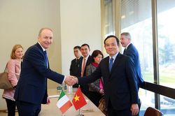 Phó Thủ tướng Chính phủ Trần Lưu Quang tiếp xúc song phương tại Geneva