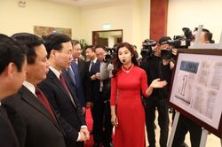 Khai mạc triển lãm ảnh kỷ niệm 80 năm Đề cương về văn hóa Việt Nam