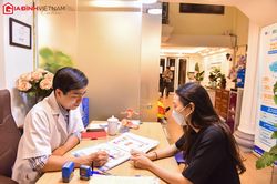 Bi hài chuyện nam bác sĩ phụ khoa: Bệnh nhân tái mặt sợ làm rộng... 'chỗ ấy'