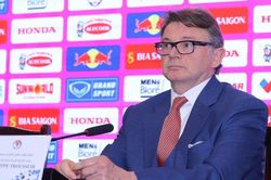 HLV Troussier: 'Tôi muốn giúp ĐT Việt Nam góp mặt tại World Cup'