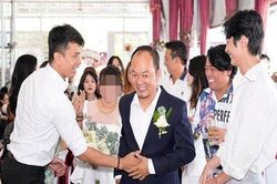 Diễn viên hài Long đẹp trai đã ly hôn và cưới vợ mới