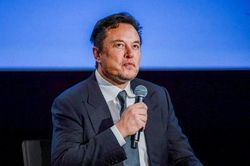 Elon Musk cáo buộc truyền thông Mỹ phân biệt chủng tộc