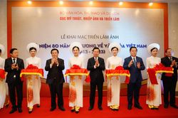 Khai mạc triển lãm ảnh kỷ niệm 80 năm Đề cương về văn hóa Việt Nam