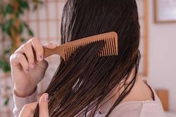Những sai lầm thường gặp trong chăm sóc khiến tóc rụng, nhanh bết