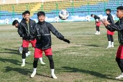 VCK U20 châu Á 2023: U20 tập luyện trong thời tiết giá lạnh trước trận gặp U20 Australia