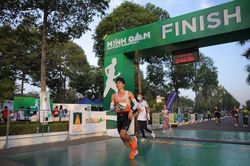 Gần 1.500 VĐV chuyên nghiệp chinh phục đường chạy Minh Đạm Discovery Marathon 2023