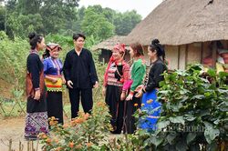 Hấp dẫn tháng Ba 'Mùa xuân và Tuổi trẻ' tại Làng Văn hóa